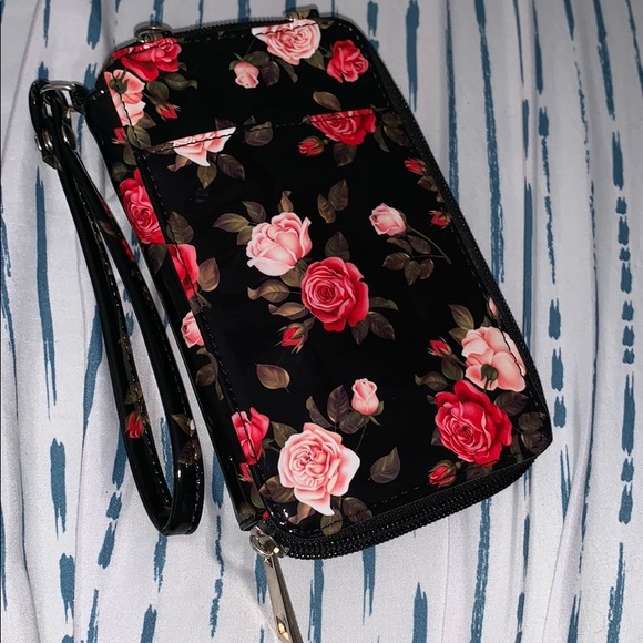 Kelly and Katie wristlet - Picture 2 of 4